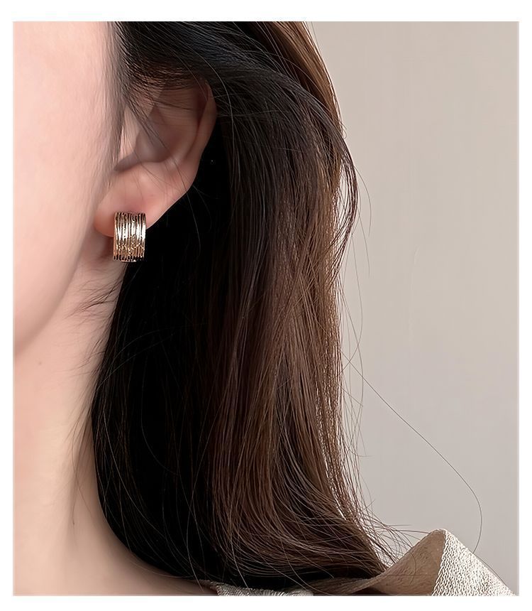 S999 silver textured wide-edge women's earrings