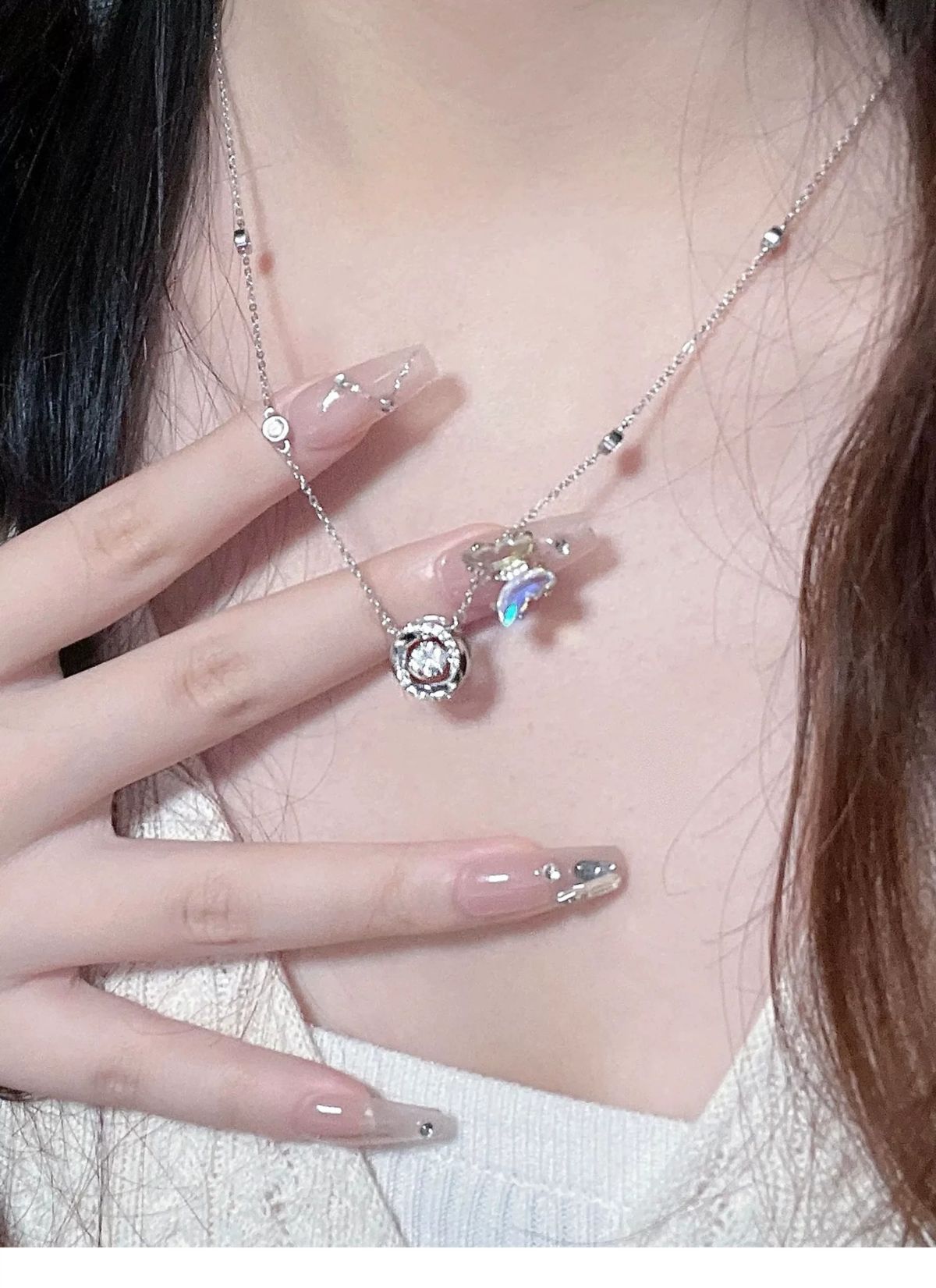 项链女款莫比乌斯环白铜锆石锁骨链轻奢小众生日礼物现货