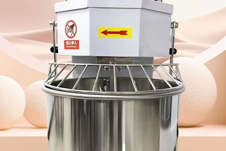 Automatic double-action vertical dough mixer, commercial