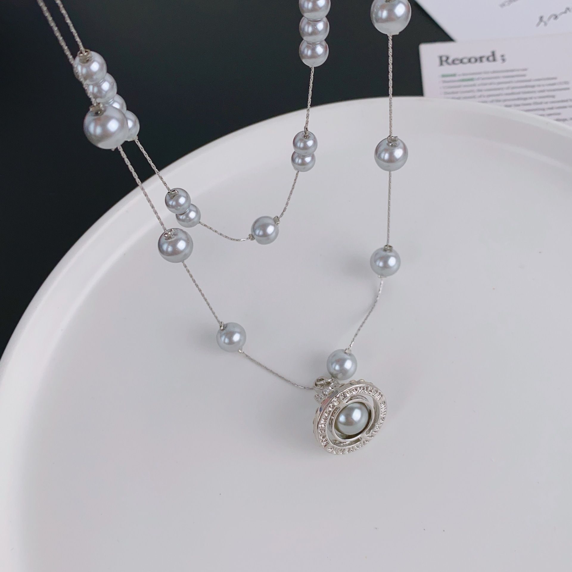 Pearl necklace with detachable chain, stackable design, high quality