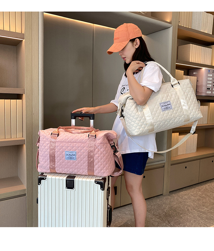 Travel Bag with Wet and Dry Separation, Large Capacity