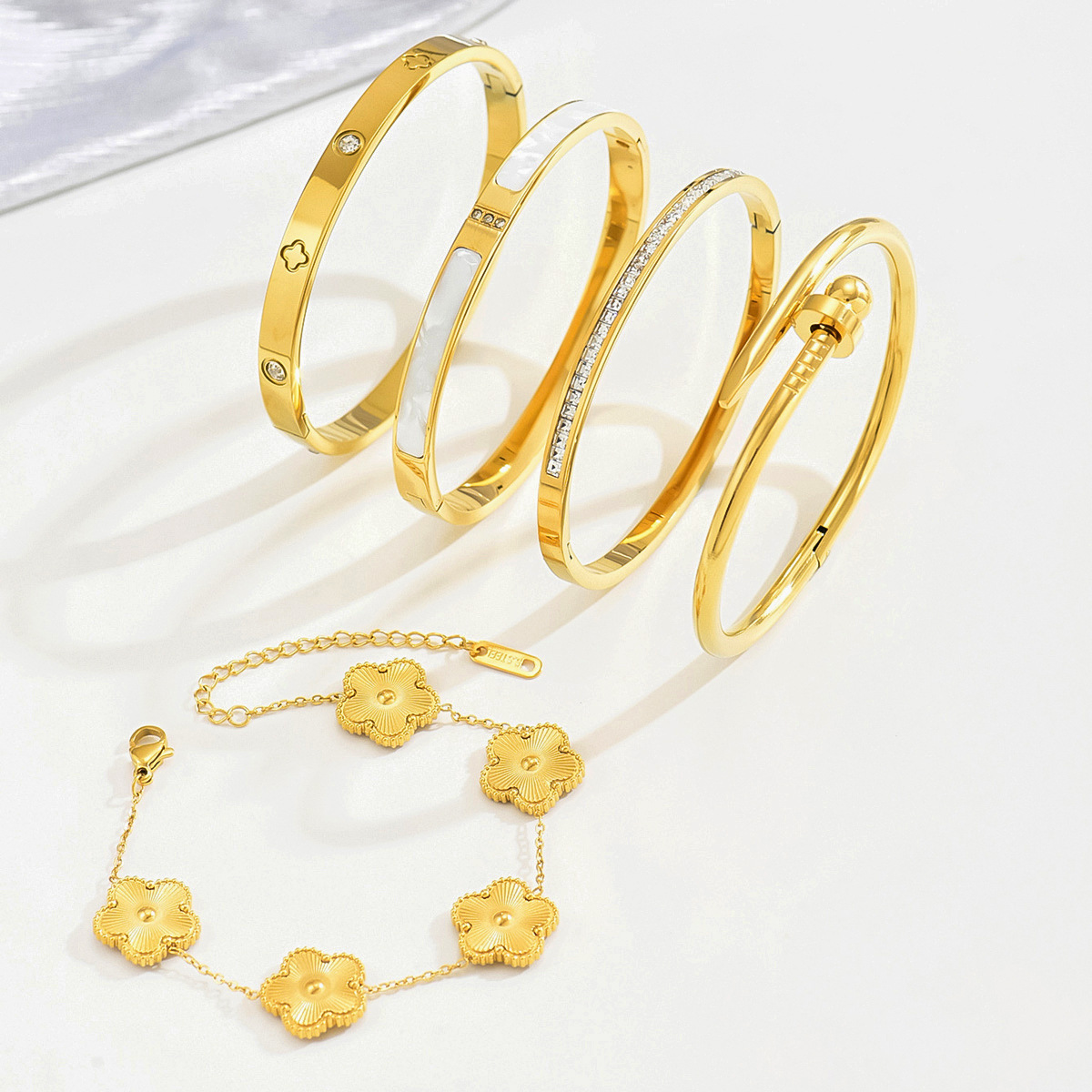 Stainless Steel Gold Bracelet Set Four-Leaf Clover Diamond