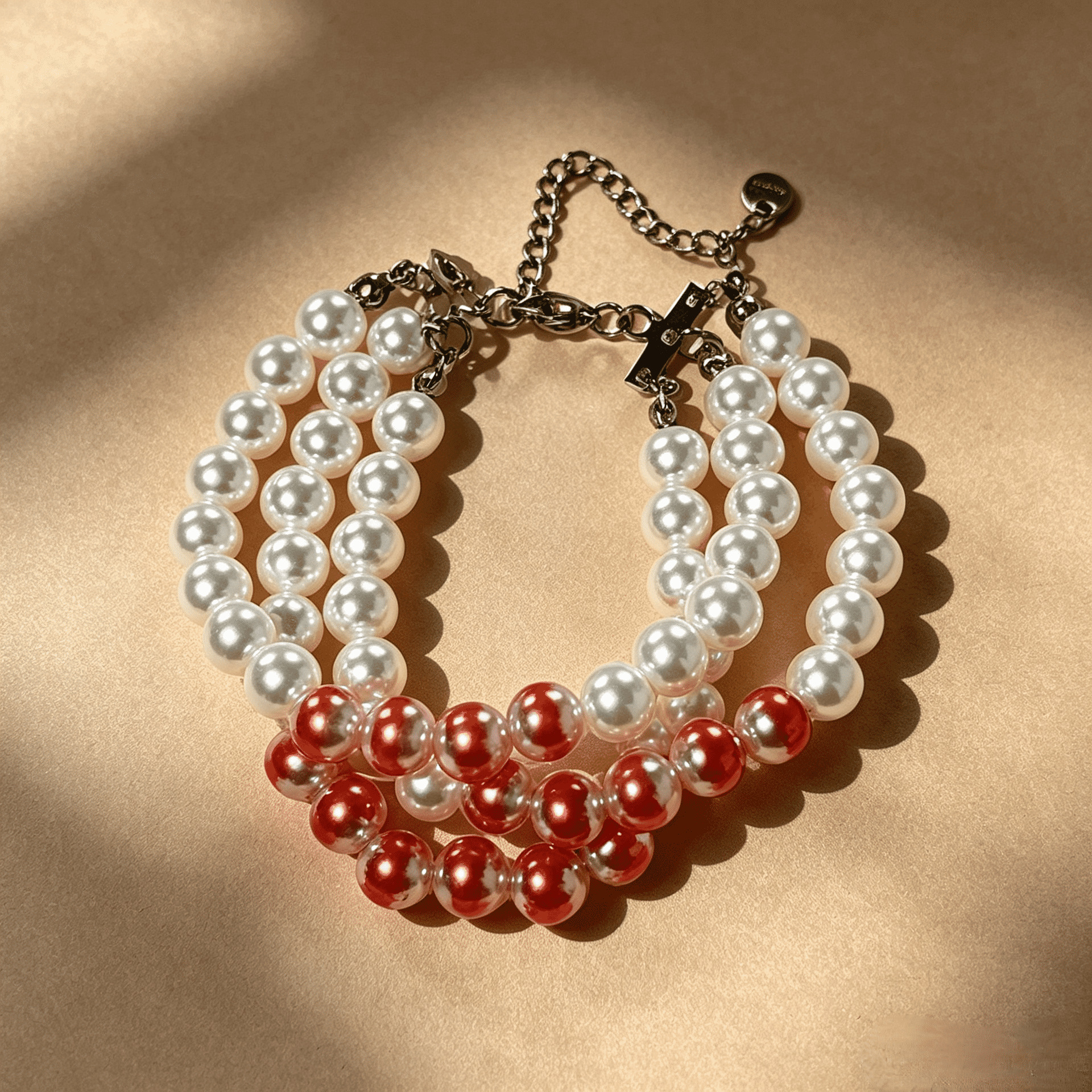 Perlenkette mit Tropfenblut-Design, Choker
