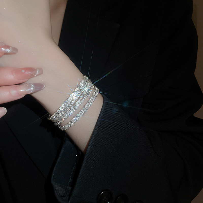 Artificial pearl multilayer rhinestone stretch bracelet