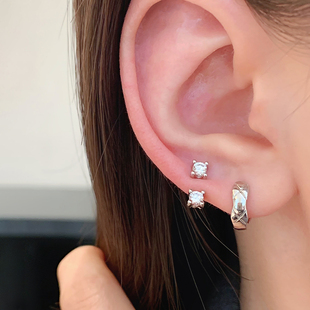 999 Silber-Ohrstecker mit Zirkonia, schlafgeeignet