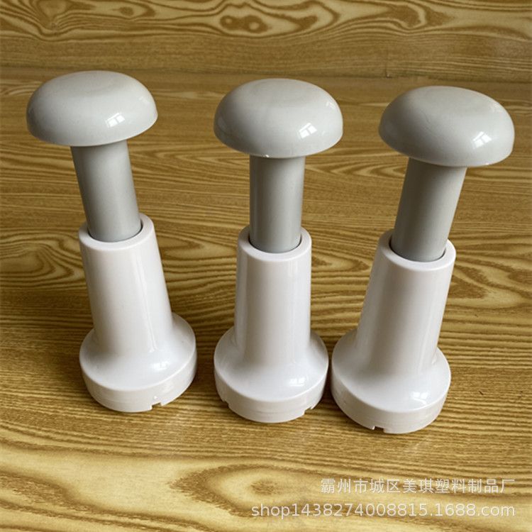 Hand-operated vegetable chopper for home kitchen use