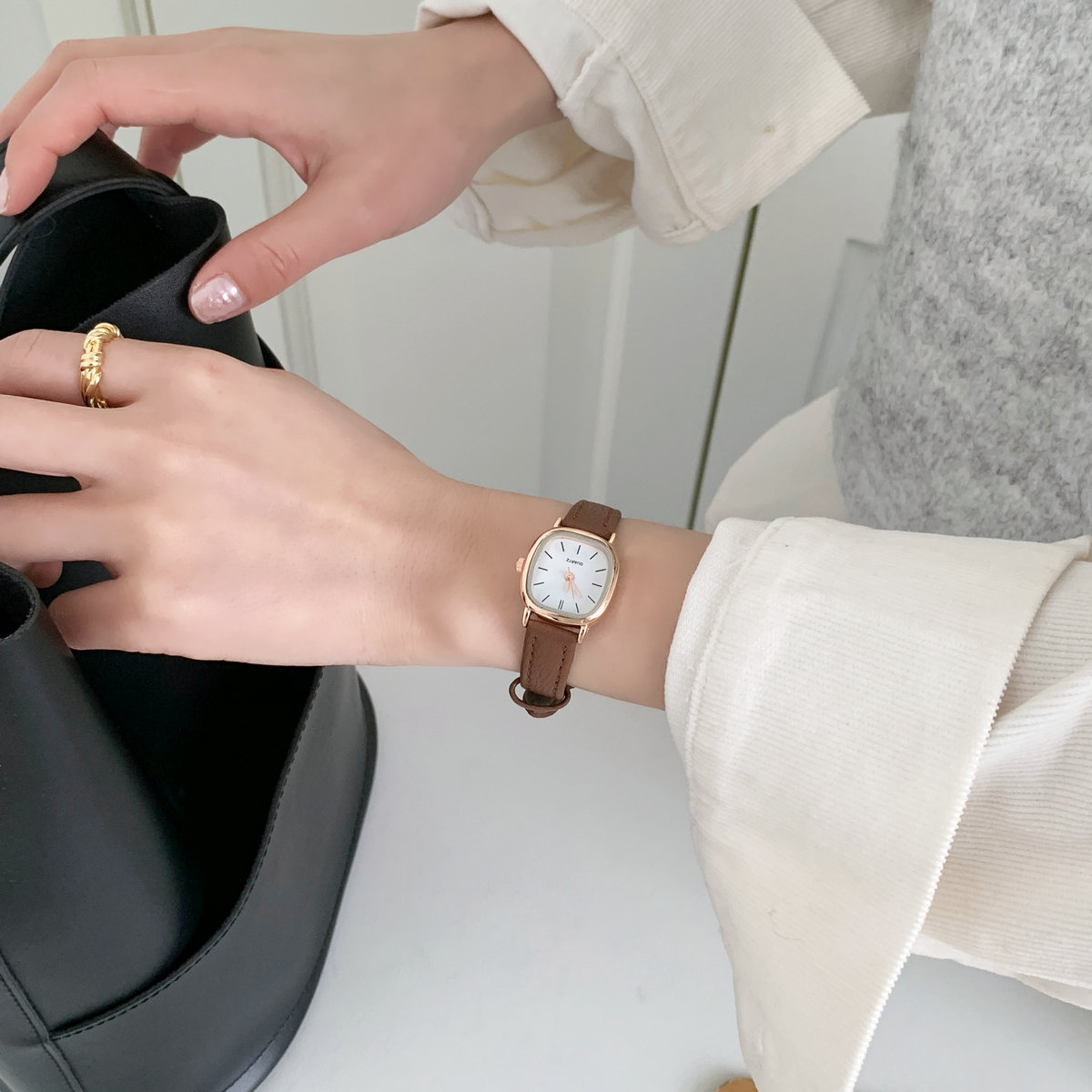 Korean-style quartz watch, leather strap, women's