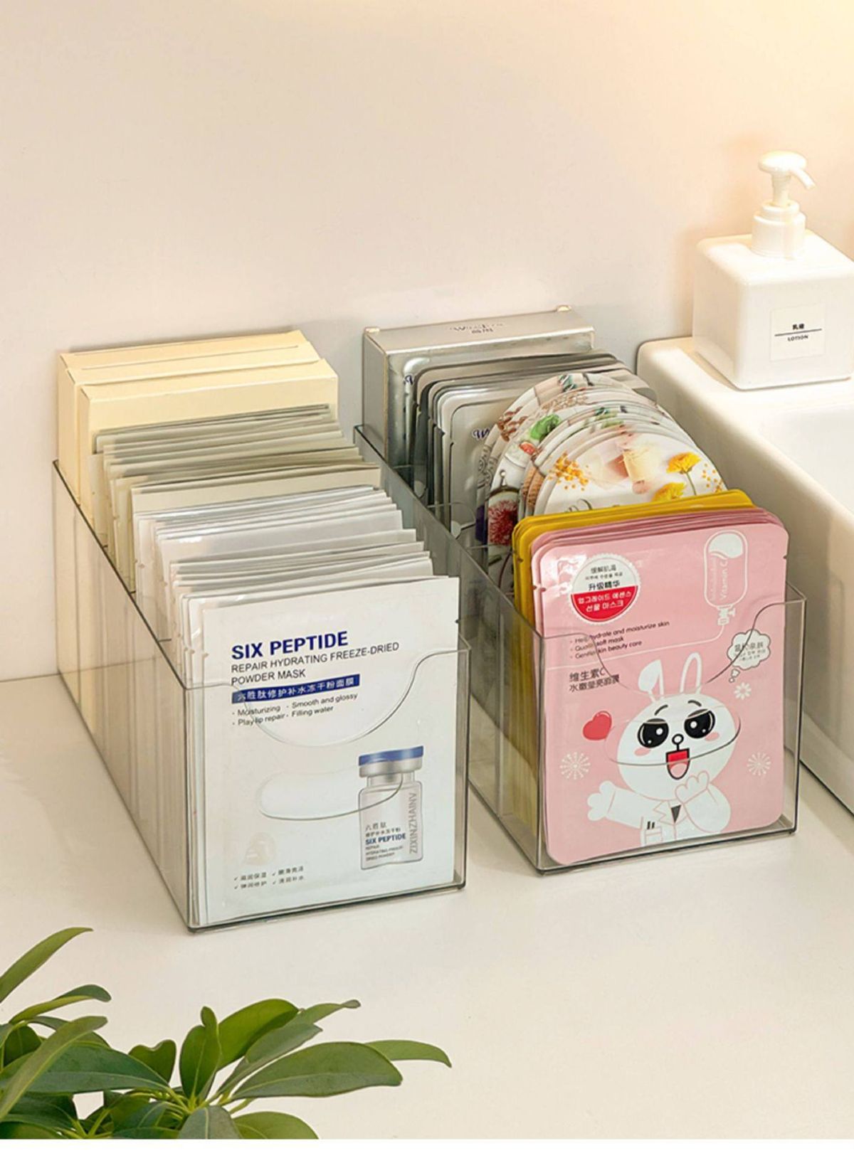 Multifunctional makeup storage box, removable compartments