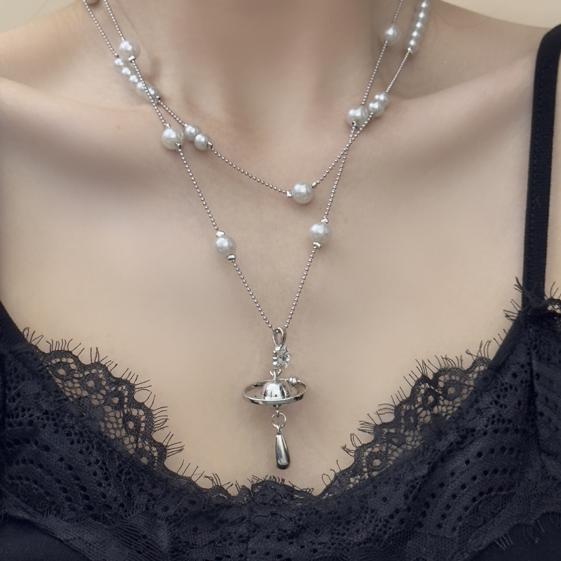 Pearl necklace with detachable chain, stackable design, high quality