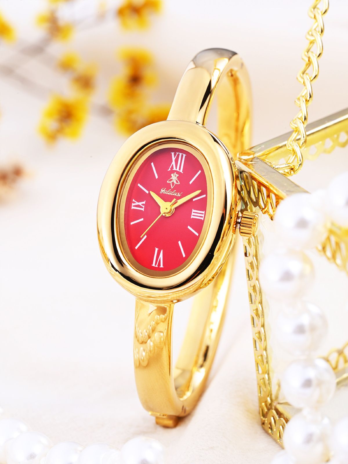 Yalalusi women's oval quartz wristwatch, gold