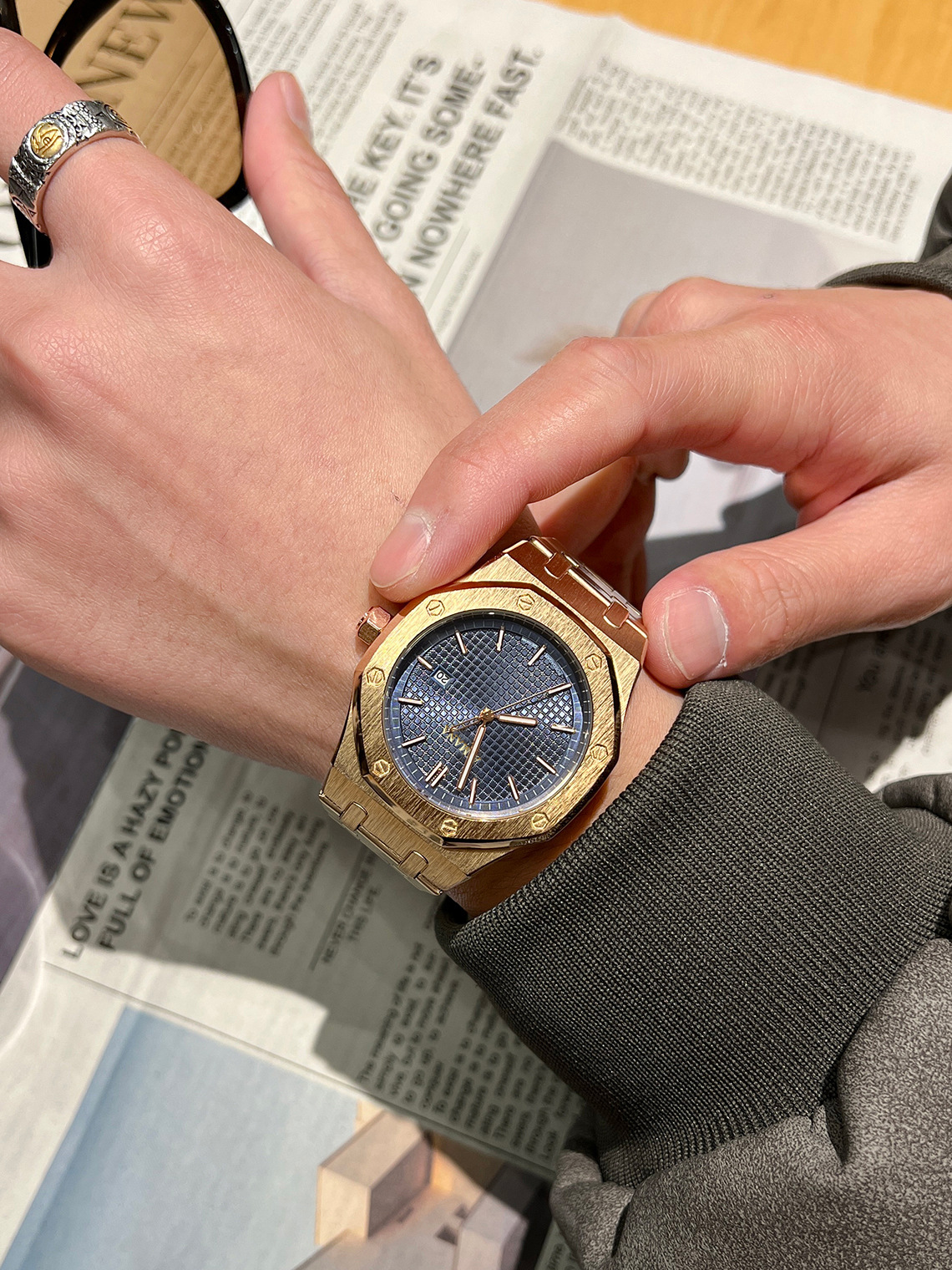 Royal Oak Quartz Men's Watch with Waterproof Steel Band
