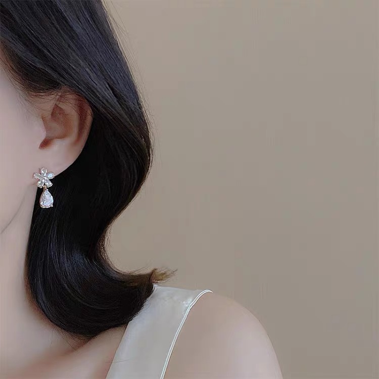 Crystal flower earrings, water drop, Korean style, lightweight luxury