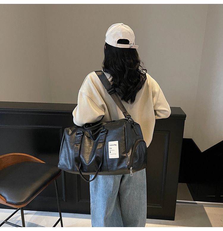新款干湿分离运动健身包PU皮大容量独立鞋仓短途旅行包时尚行李袋