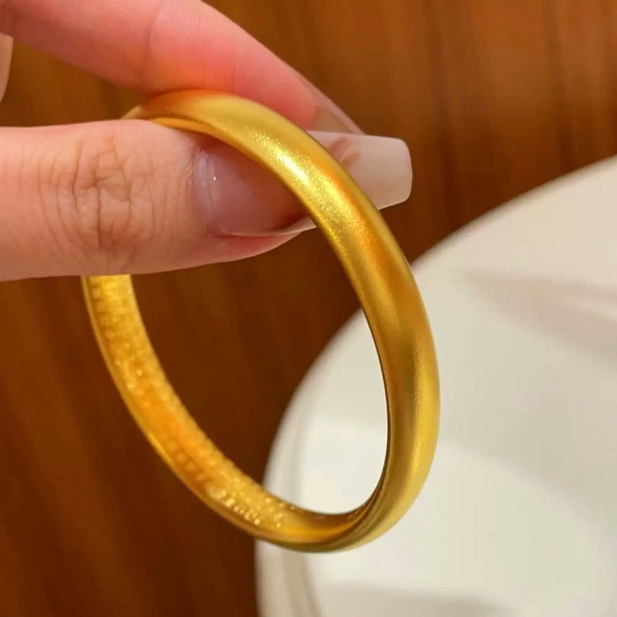 Gold-plated closed bracelet women heart design