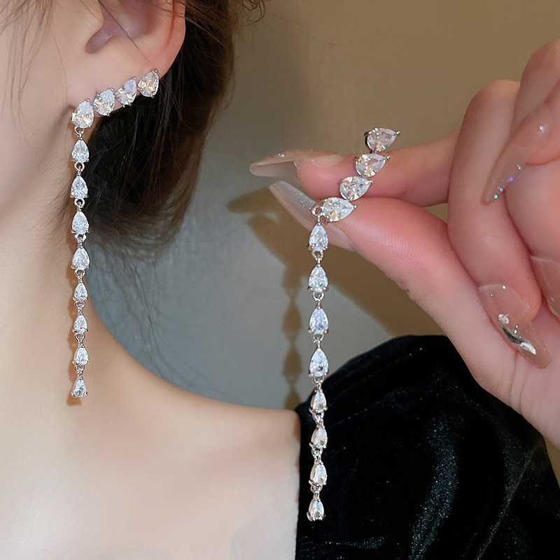 Silbernadel-Ohrstecker Wassertropfen-Troddeln mit Diamanten
