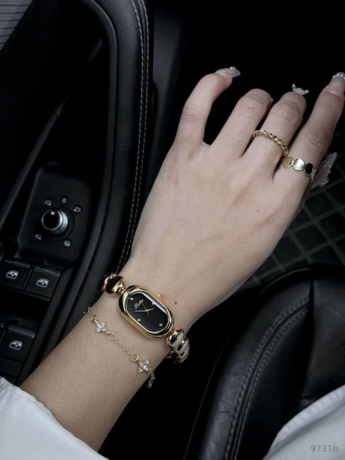 Scottie9731B gold women's watch, oval design