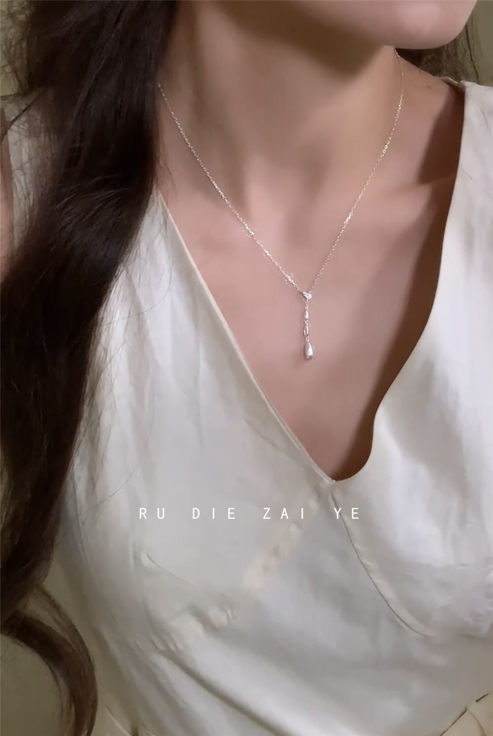 Zirkon su damlası kolye, minimalist, hafif lüks