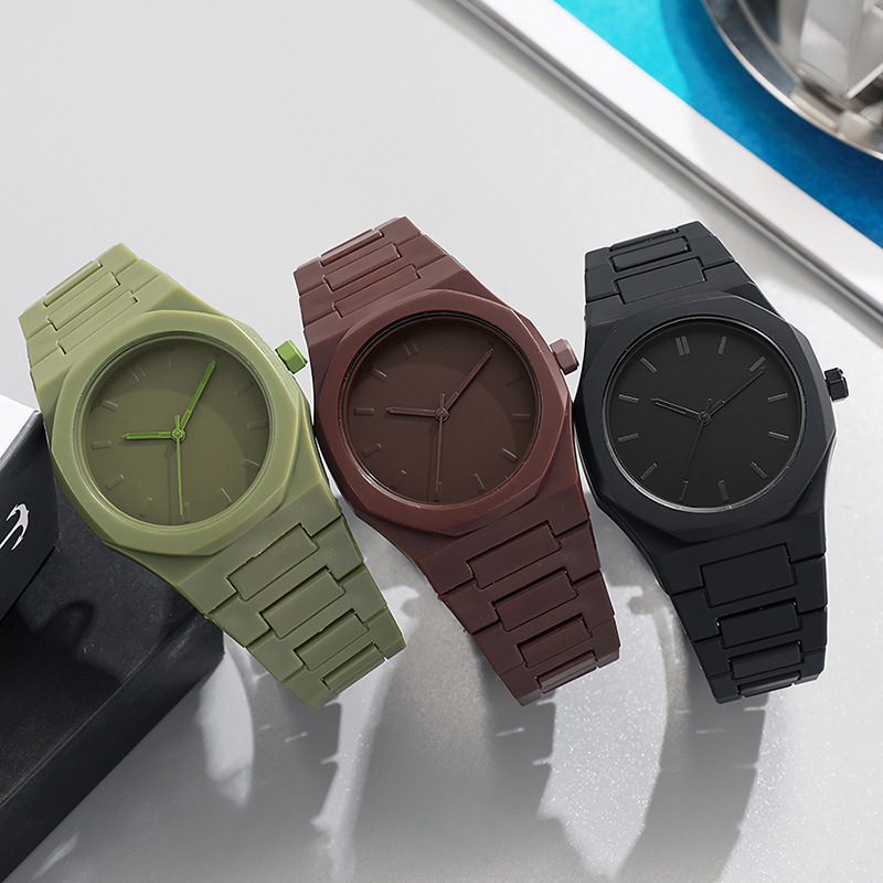 Men's quartz watch with plastic case, 2025 collection