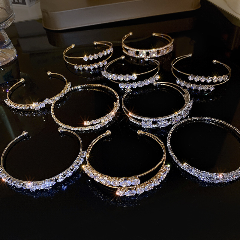 Zircon ribbon open bangle bracelet
