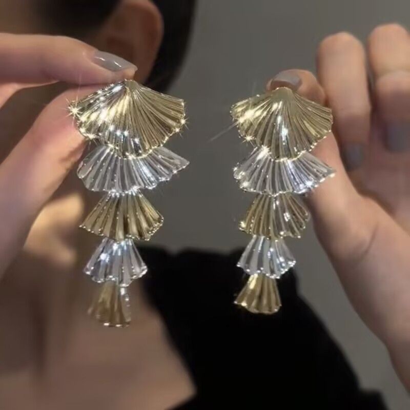 Metal Saçak Küpe Uzun Tasarım