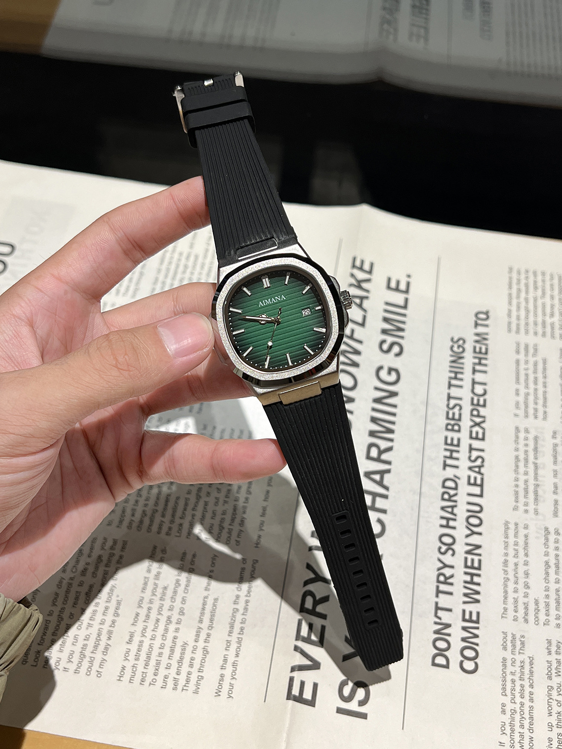 AIMANA Ultra-thin Silicone Strap Men's Watch with Calendar