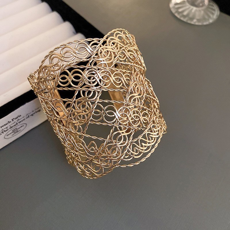 Irregular concave bracelet, niche design, silver-toned