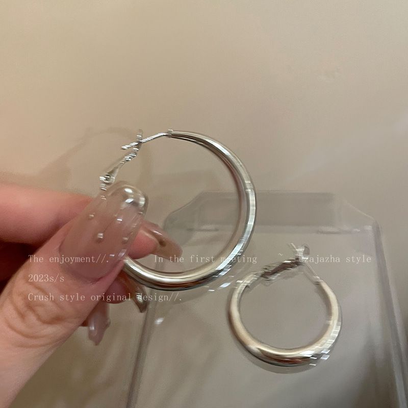 S925 gümüş halka küpe, kadın, minimal tasarım