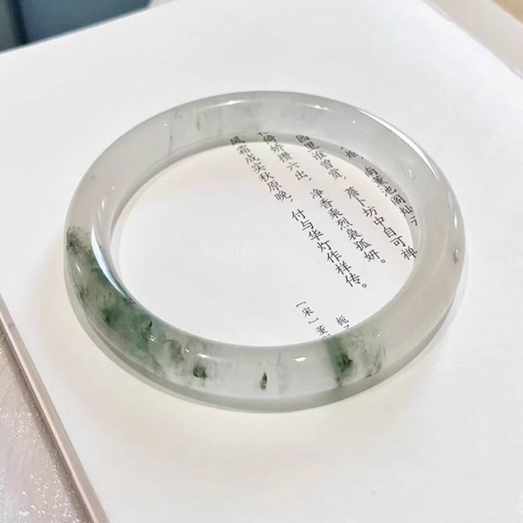 Xinjiang Tianshan Jade-Armband mit Eismuster