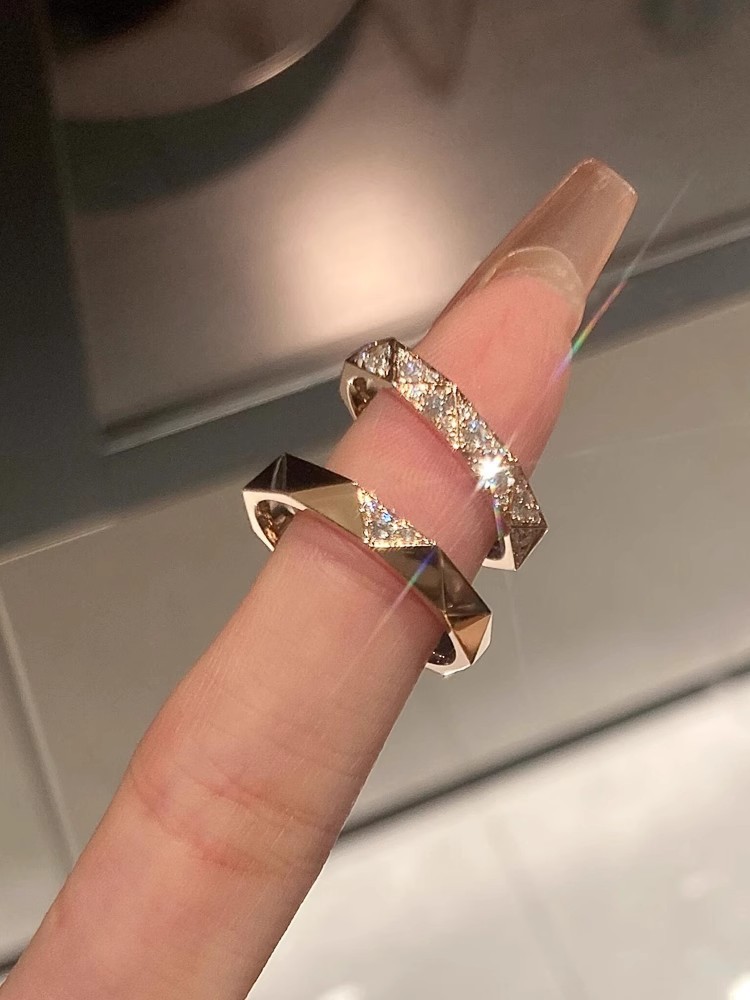 Vintage diamond lattice brushed ring for women, stackable