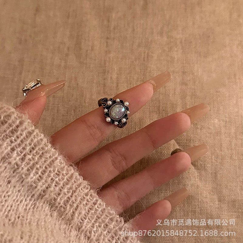 Vintage adjustable ring ethnic retro style