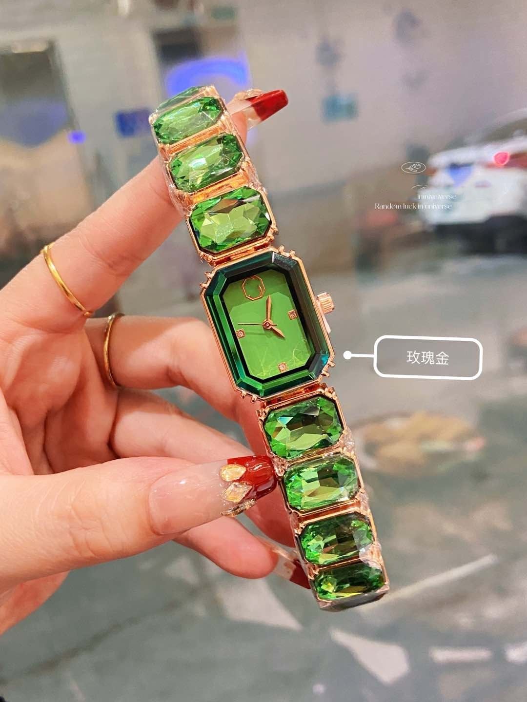 Kare kadın saati, kuvars, moda tasarım