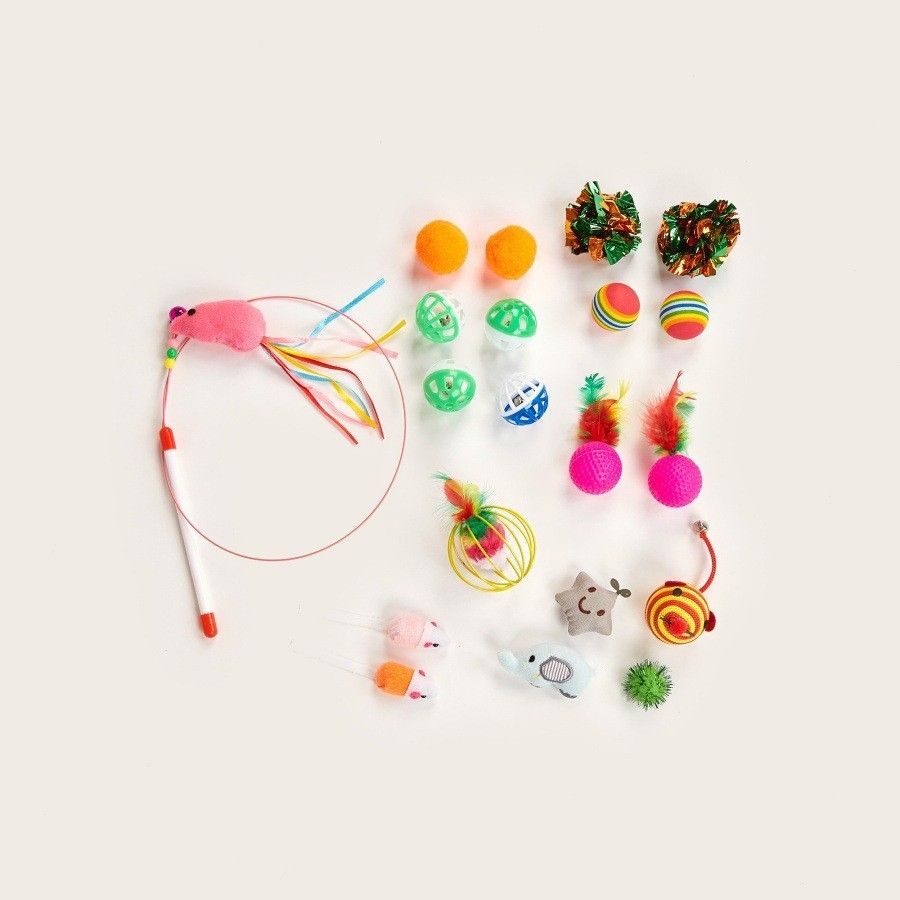 Plush cat toy with interactive entertainment design