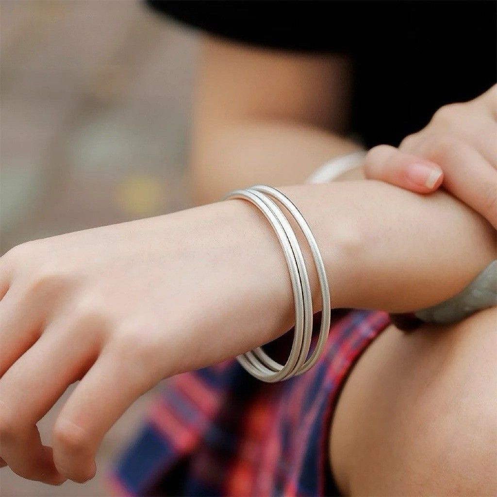 Silver solid bangle, pure silver plated, closed design