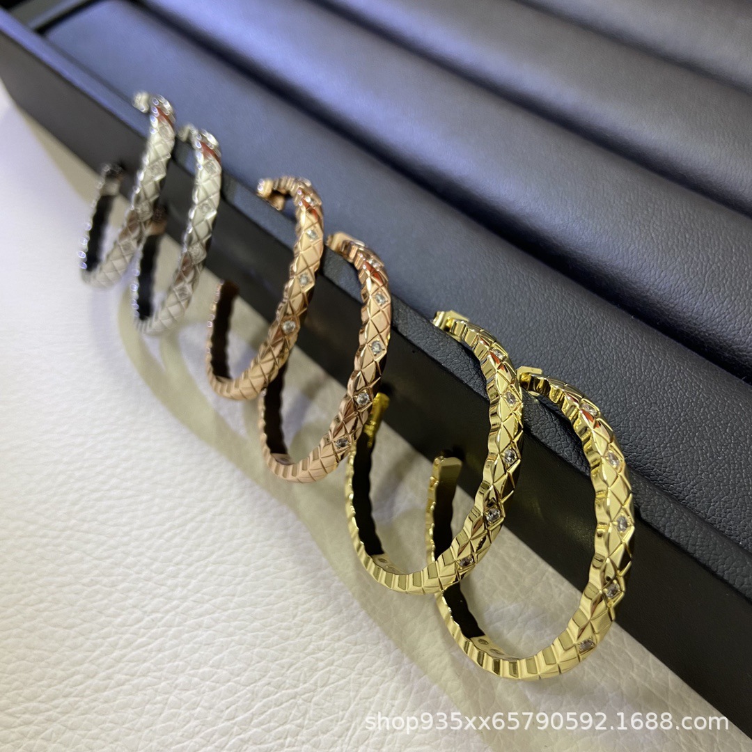 V-Gold CNC Rautenbohr-Ohrringe, leicht und luxuriös