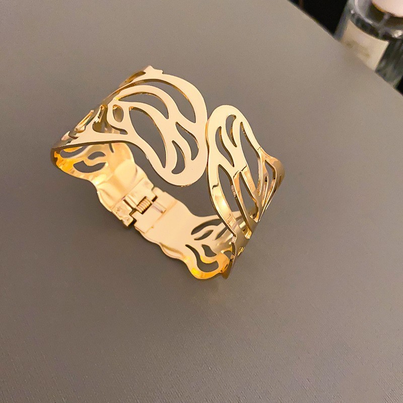 Irregular concave bracelet, niche design, silver-toned