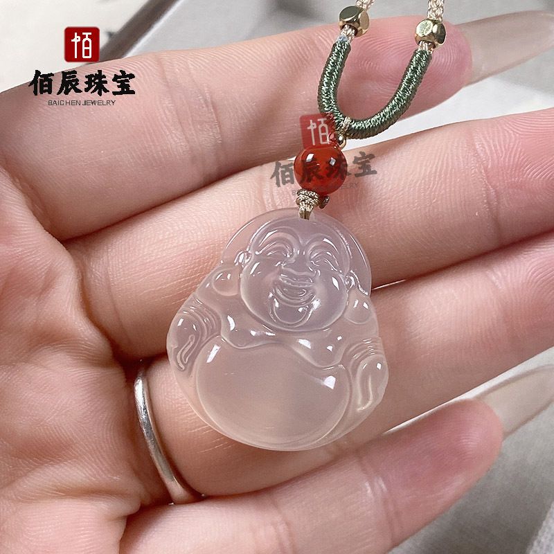 Beyaz kalsedon kolye, Pixiu ve Guanyin başlı, yeşim takı