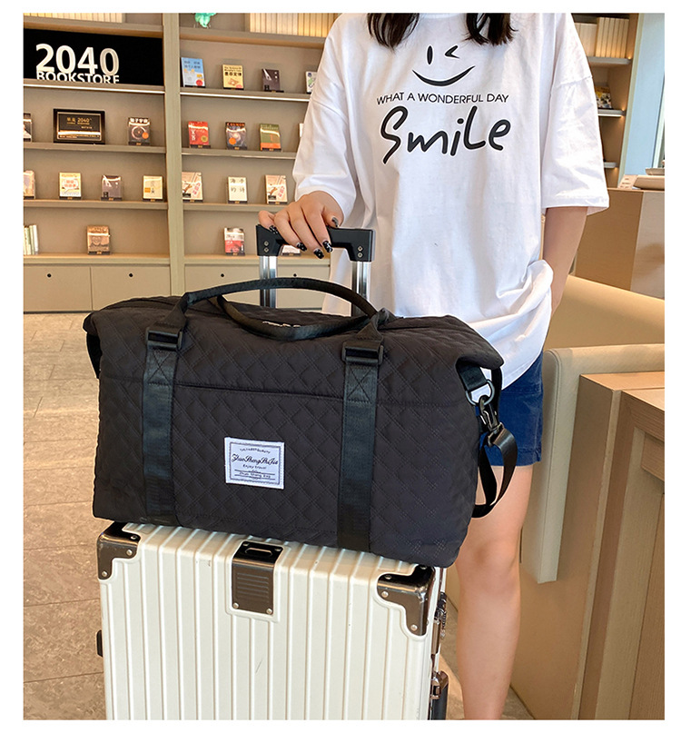 Travel Bag with Wet and Dry Separation, Large Capacity