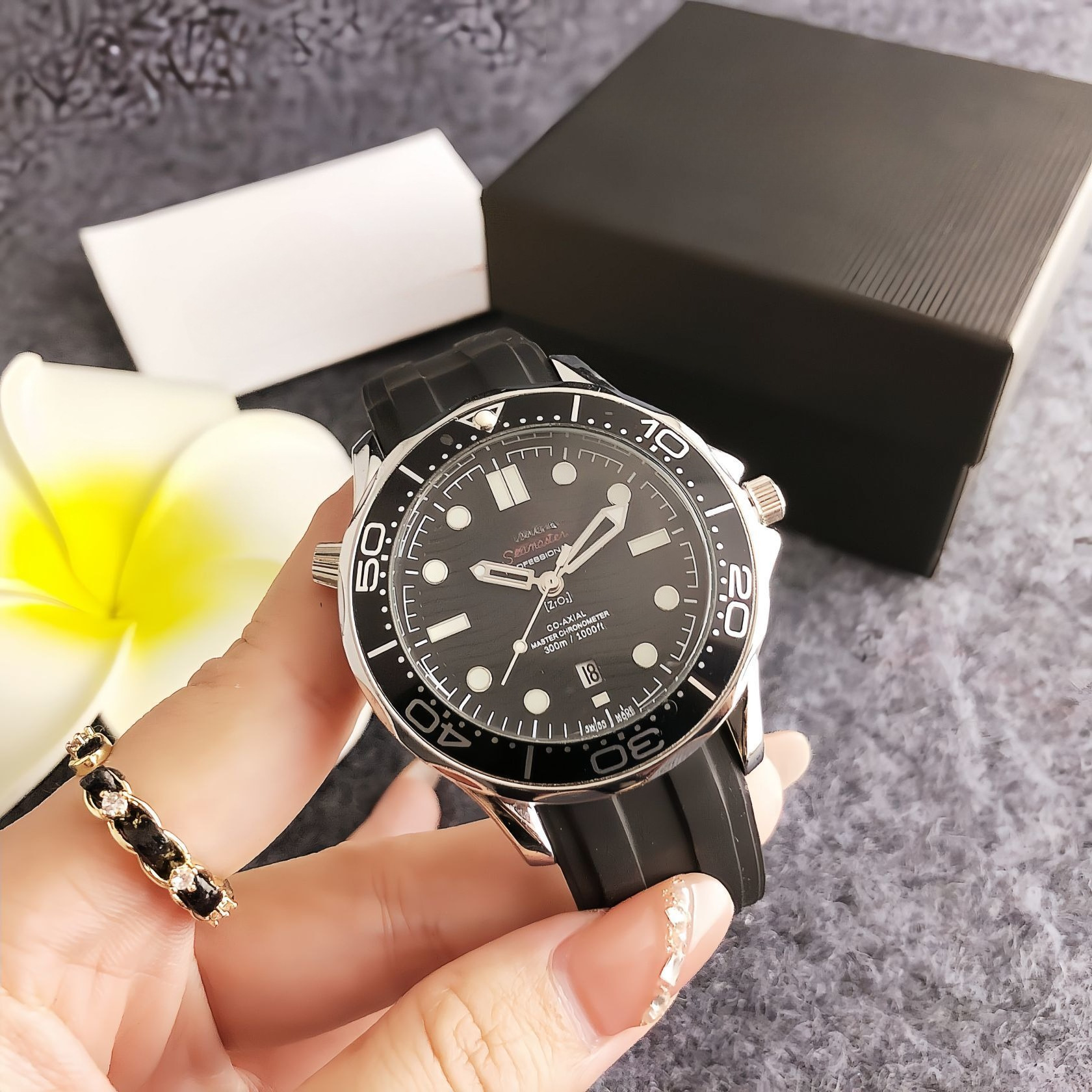 Men's waterproof quartz wristwatch, mesh band