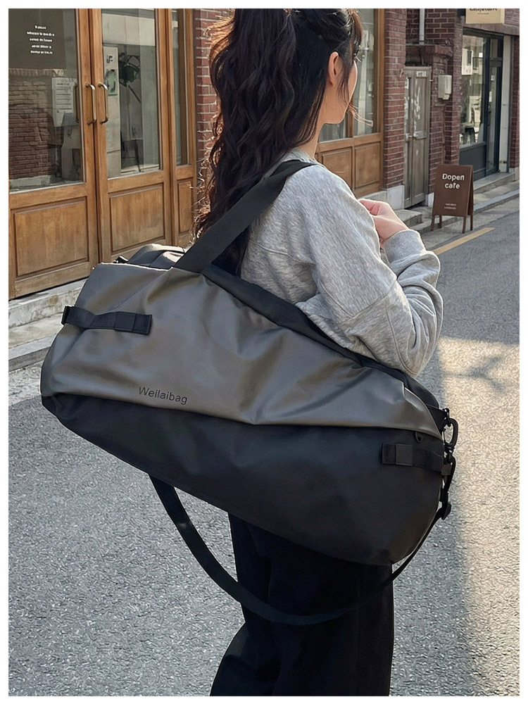 Large capacity dry-wet separation travel bag
