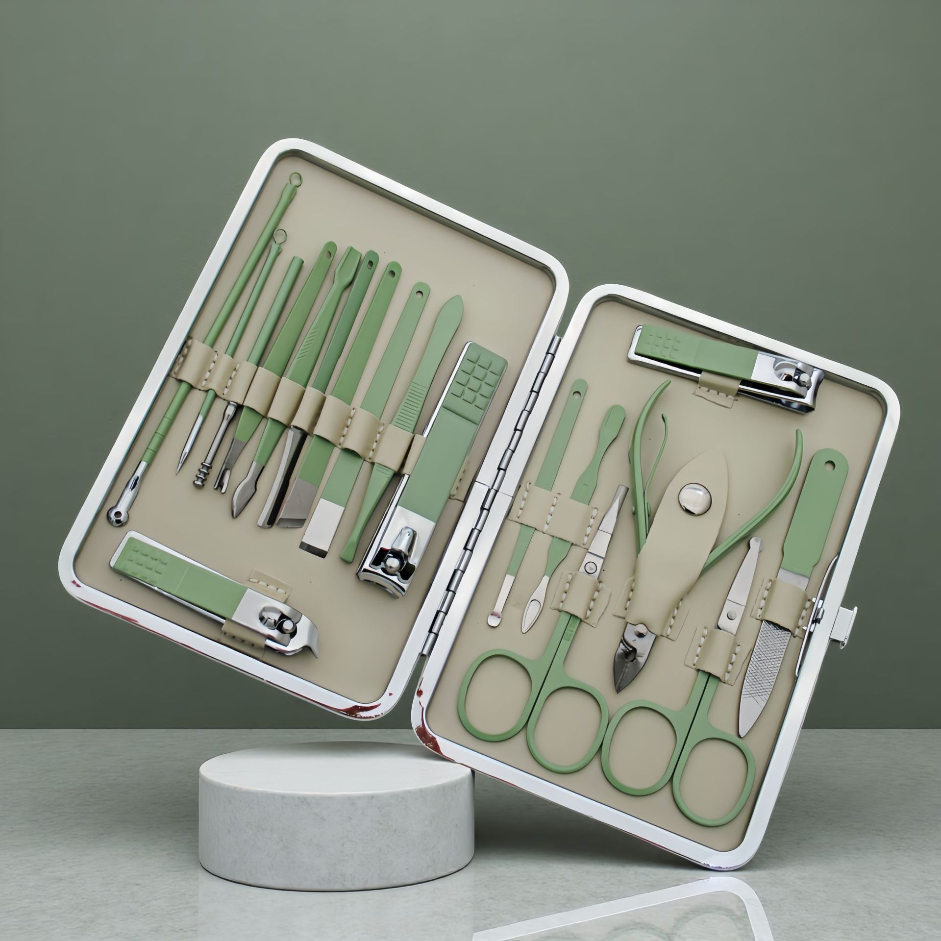 Manicure pedicure set, matcha green, 18-piece