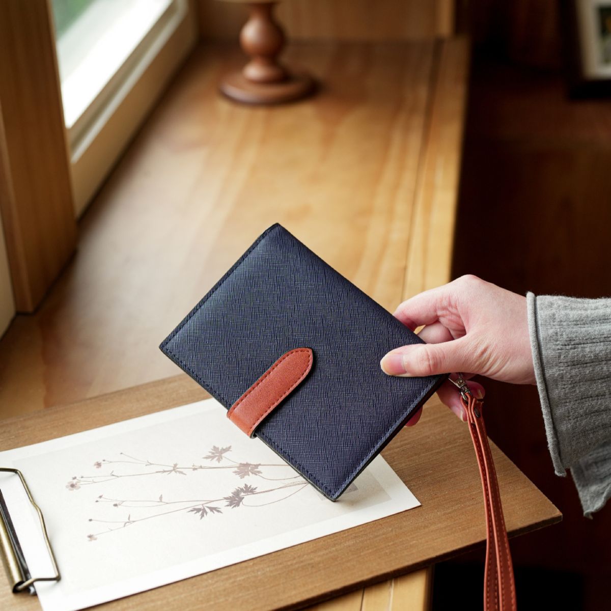 Passport holder women's genuine leather multifunctional card wallet portable premium