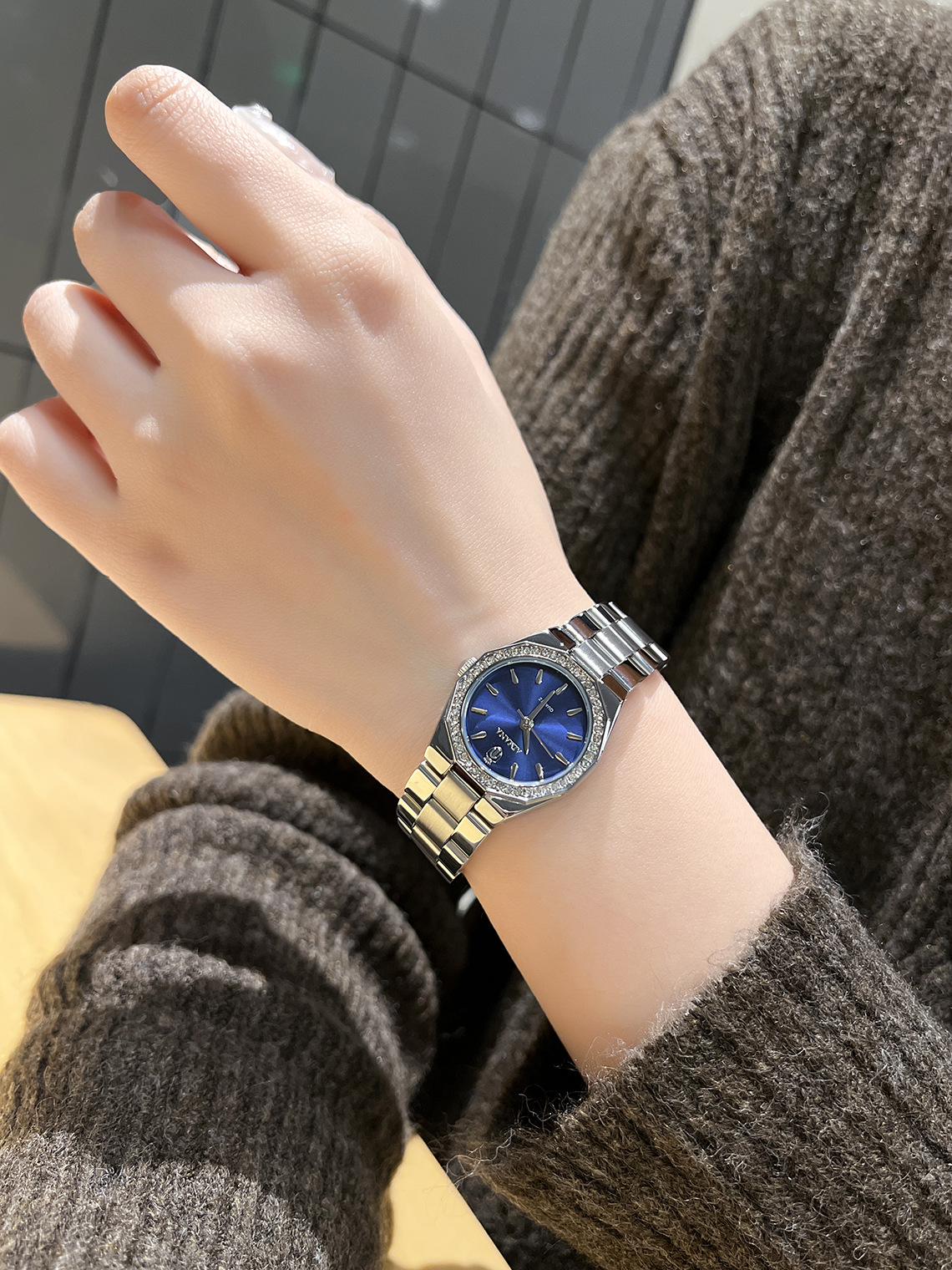 Aimana Damenuhr, Stahlband mit Diamanten