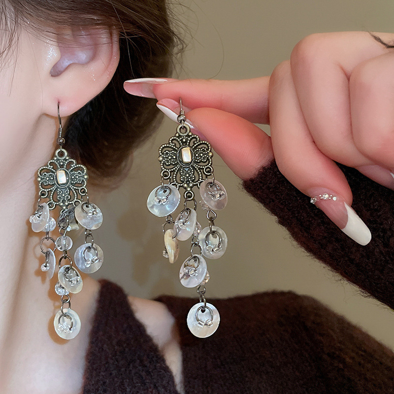 Silver Needle Round Shell Tassel Stud Earrings Summer Style