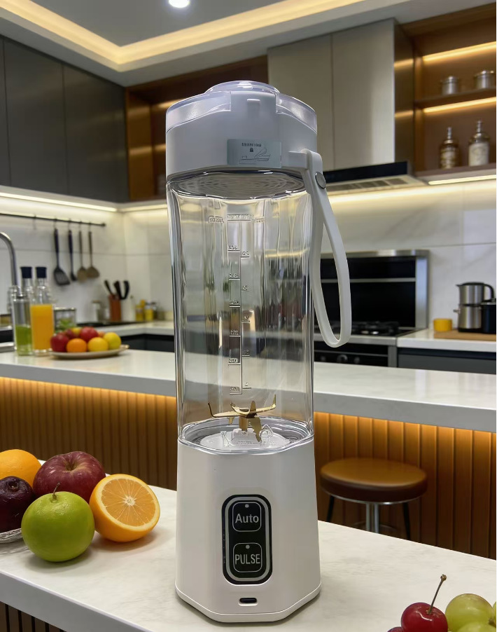 Portable rechargeable blender, 1000 ml capacity juice maker