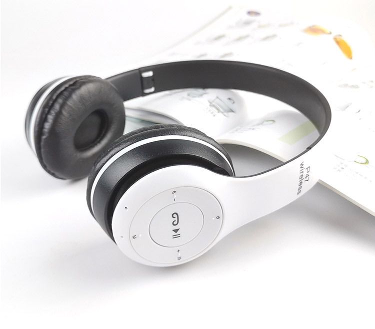 P47 Bluetooth over-ear headphones