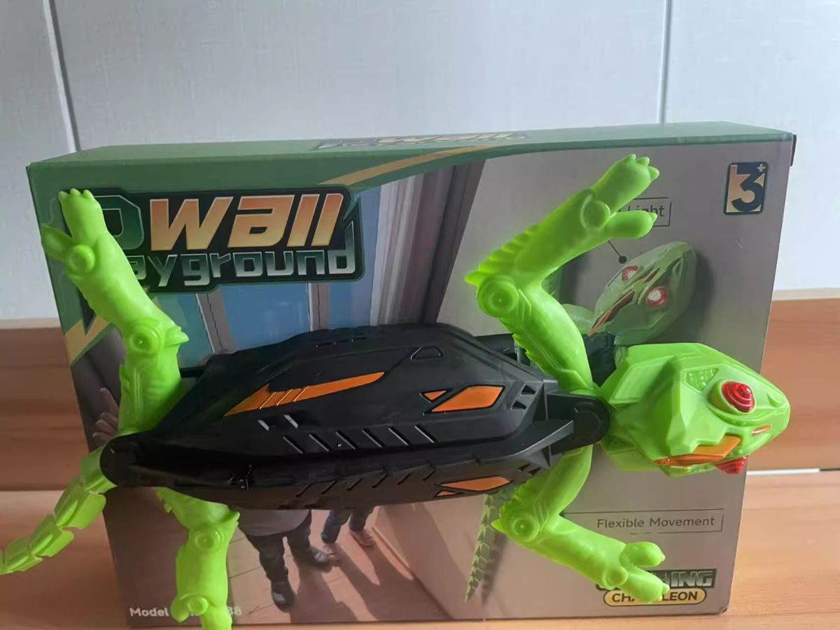 爆款机器人仿生智能电动遥控蜥蜴爬墙攀爬车壁虎动物车儿童玩具