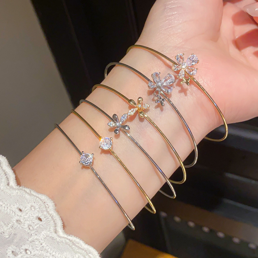 Mehrschichtiges elastisches Strass-Armband, Roségold