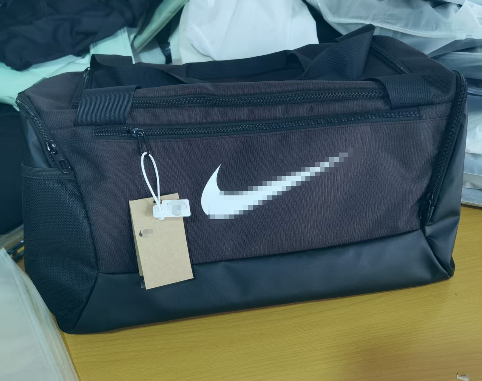 Patchwork-Reisetasche mit Trocken- und Nassbereich