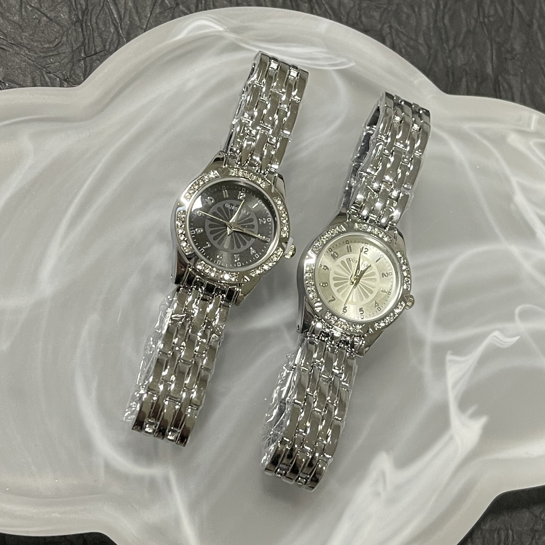 Damen-Quarzuhr, Stahlband, Strass-Zifferblatt
