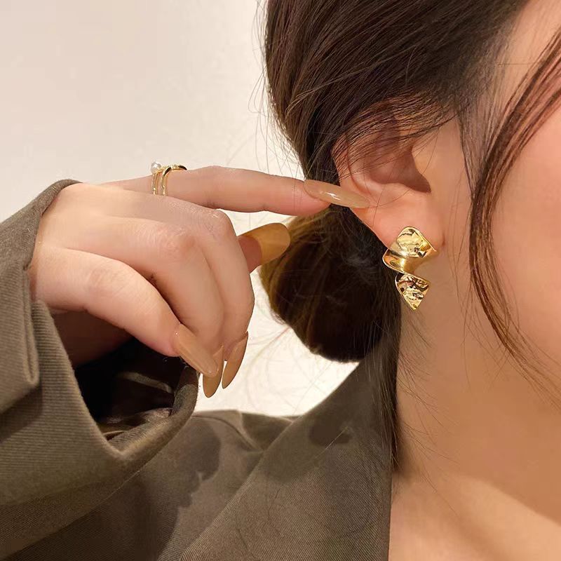 Heart design spiral geometry earrings creative style